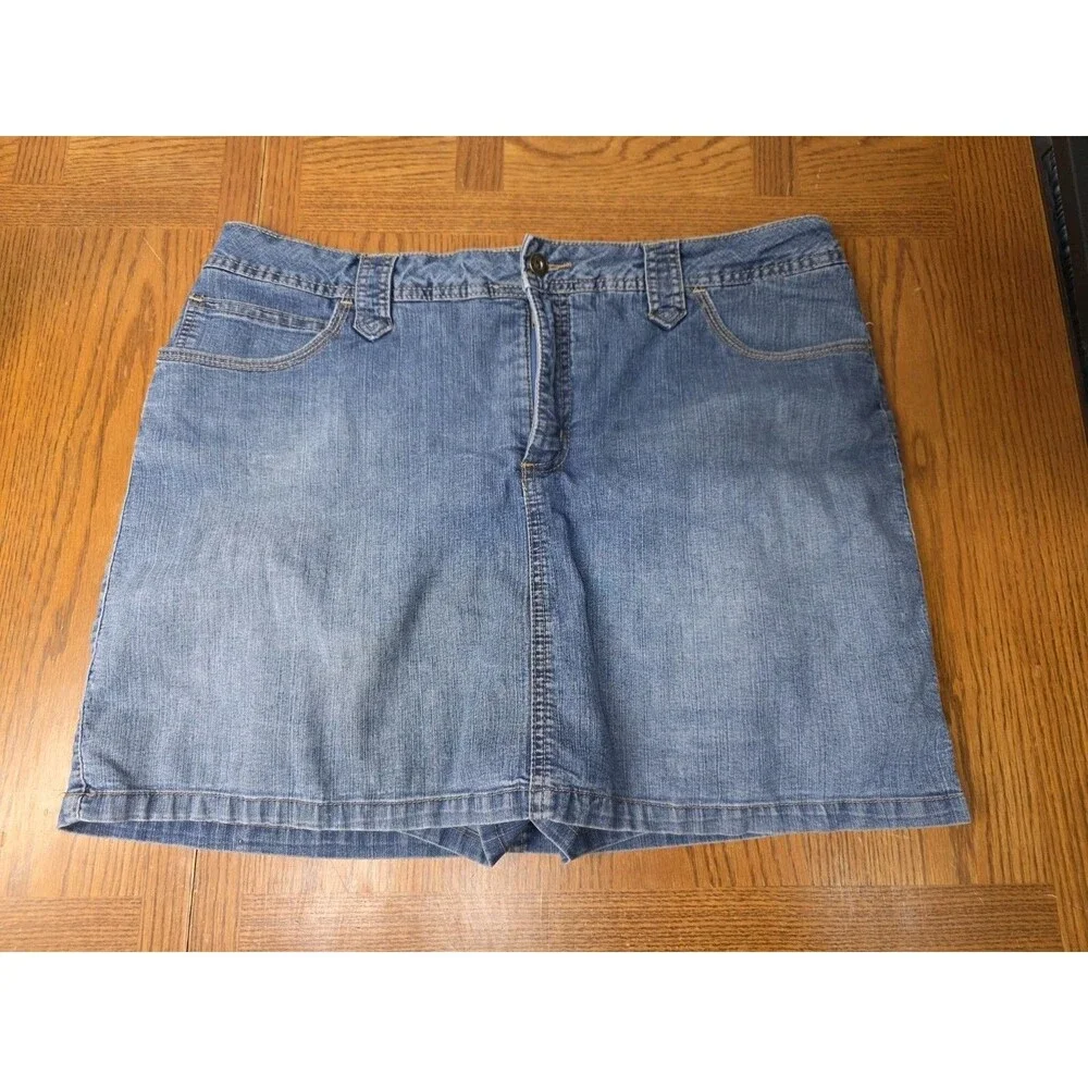 St. John's Bay Blue Denim Jean Skort Women's Size 16 With Pockets